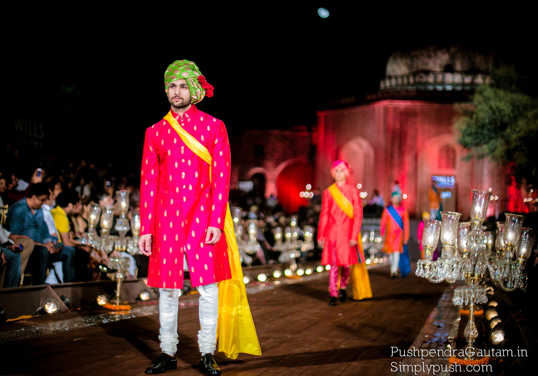 Rohit-bal-grand-finale-wifwss15-quli-khan-tomb-mehrauli-kutub-minar-show-at-wills-lifestyle-india-fashion-week-ss15-Rohit-bal-fashion-show-india-at-wills-india-fashion-week-pushpendragautam-pics-event-photographer-india